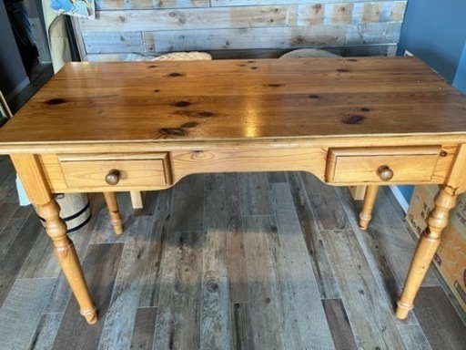 家具 ダイニングテーブル。デスク