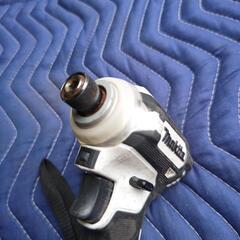 【お取引中】マキタ  インパクトドライバーTD161D