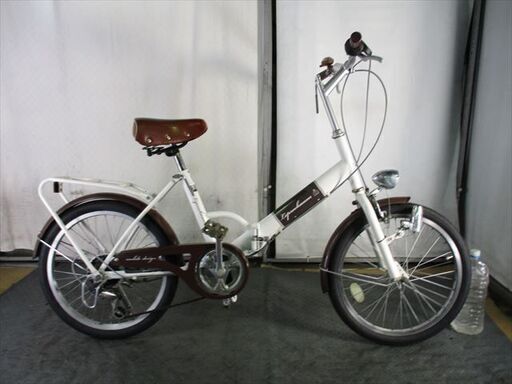 D412　★9500円★　折りたたみ中古自転車　ホワイト　6段変速　ダイナモライト付き【20インチ 】