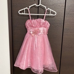 ピンクのキラキラ子供用ドレス
