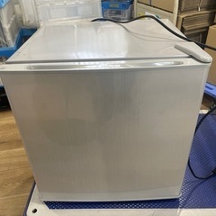 2018年製 アズマ 46L 1ドア小型冷蔵庫 MR-50B 右...
