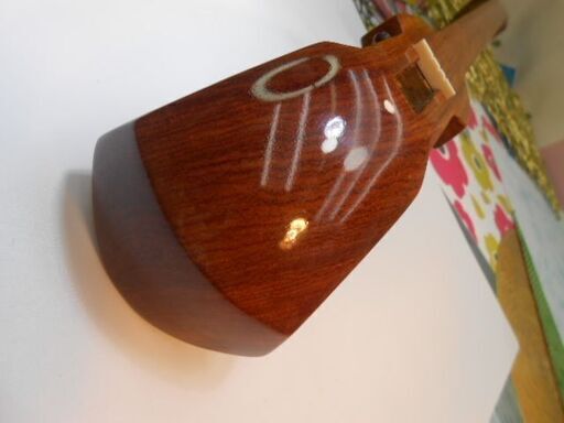 現品販売18.000円 沖縄三線専用 カリン棹 艶やかな色彩 自作へ挑戦