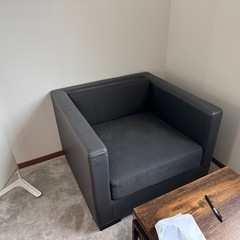 最終値下げ！カッシーナ　ソファ　二脚　イス　単品販売も可能　　