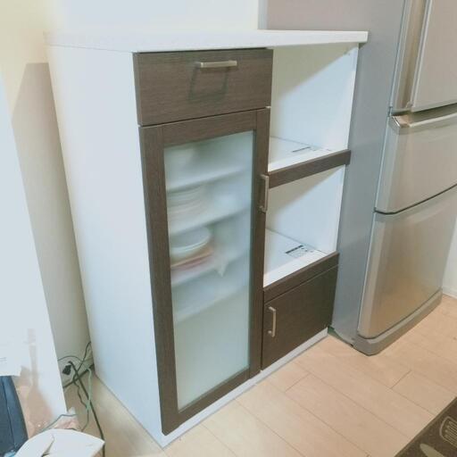 引き渡し決定　食器棚　コンセント2つ