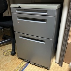 中古 鍵付き オフィスワゴン サイドワゴン キャビネット