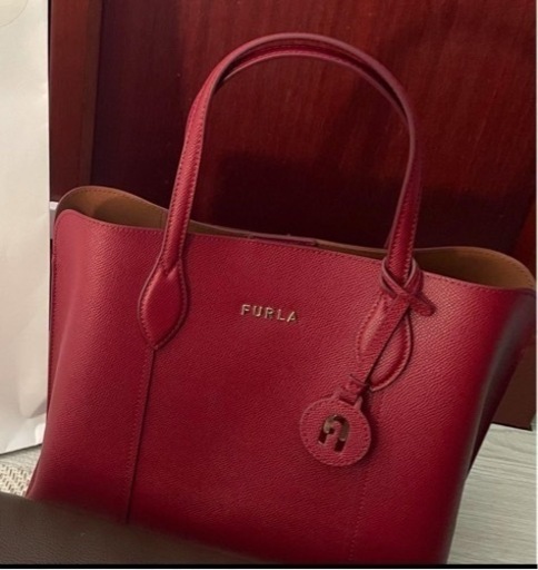 ハンドバッグ　FURLA