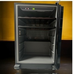 フォルスター ワインセラー（26本収納） 【右開き】 ブラックforster