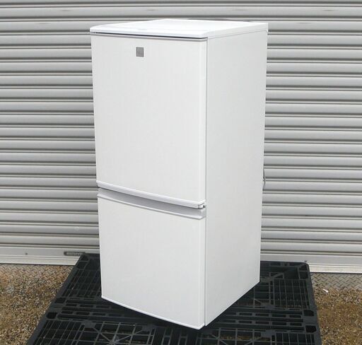 配達先決定　設置・無料配達します美品2020年製シャープ SJ-14E7-KW冷蔵庫 （右開き）137LSHARP