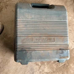 エアー釘打ち機日立