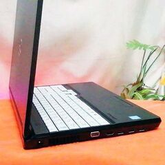 ☆15.6インチ 大画面！富士通ノート☆テンキーつき☆その② 製造番号 