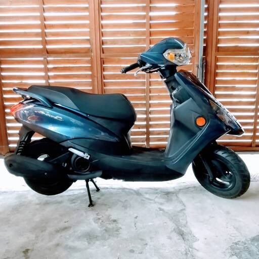 ◇現在商談中◇アクシスZ 125 ◇走行距離 1201キロ◇ライトグレーメタリック◇実働 整備済◇登録諸費用込◇