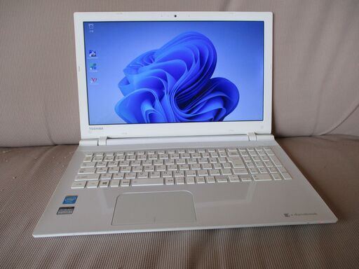 TOSHIBA ノートパソコン 美品　ウインドウズ11