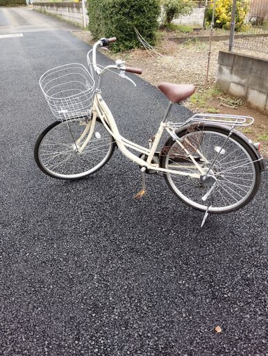 【引き取り予定者確定】　２６インチ　自転車　シティサイクル　６段ギア　オートライト　錆なし美品です