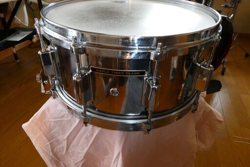 スネアドラム(パールメイプルファイバーグラス) パール フリフロ