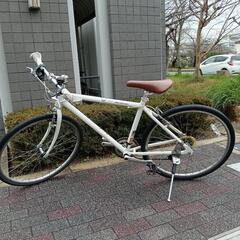 早い者勝ち!自転車 クロスバイクシマノ６段変速ギア白購入２年36...