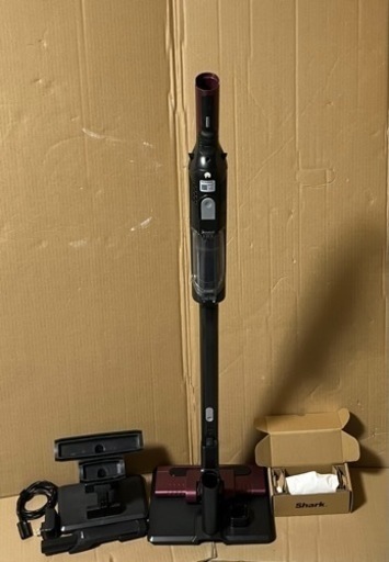 Shark EVOPOWER SYSTEM CS200 コードレススティッククリーナー中古品(付属アタッチメント付き）現状渡しです。