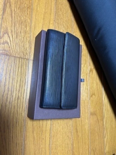 ルイヴィトン　　エピノワール　ポルトフォイユ　サラ　長財布