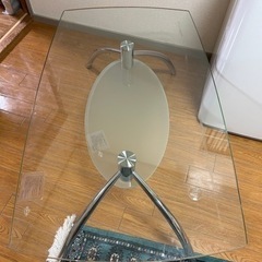 東京インテリア　ガラステーブル