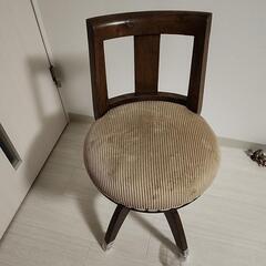クエロ　ヴェルテの木椅子
