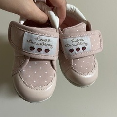【取引予定あり】❗️ほぼ新品❗️子供用イチゴの靴