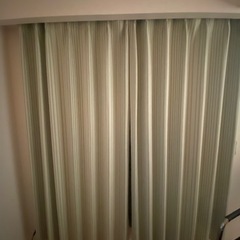 ニトリ　カーテン緑　幅100×190