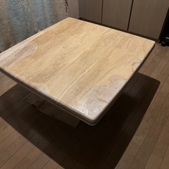 無料　イタリア製大理石テーブル