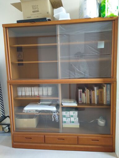 ガラス引戸本棚 大容量収納可能！ガラス引戸食器棚 | TKSKSHOP☆送料無料