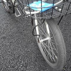 中古自転車2970 折り畳み 20インチ 6段ギヤ ワイヤー錠 ライト