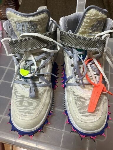 Off-White × Nike Air Force 1 Mid ナイキ.