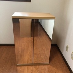 【ネット決済】鏡付きシューズボックス（中古）家具 、タンス