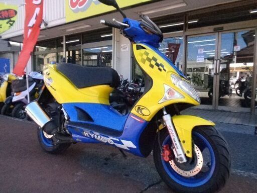 NO.4943　キムコ　スーパー９Ｓ  水冷２サイクルエンジン　前後ディスクブレーキ　イエロー＆ブルー　☆彡