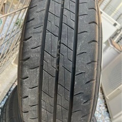 215/60R17 ファルケンタイヤ Essex EL-17