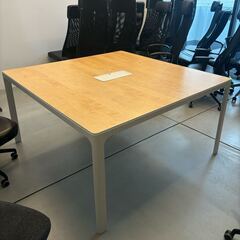 オフィスデスク（IKEA　正方形）
