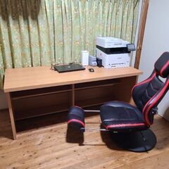 180cm長机と椅子のセット(自宅で使ってますが模様替えの為出品)