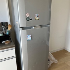 この日立の冷蔵庫を完璧な動作状態で提供します。