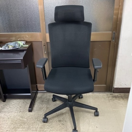 K2403-813 KOMEne オフィスチェア KM-VBY-6222A-BK 肘掛け上下可 リクライニング・昇降可 キズ・汚れあり 中古