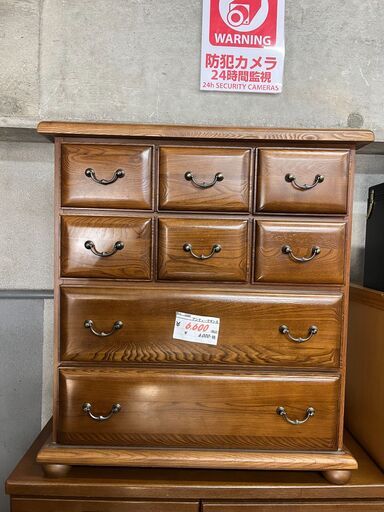 リサイクルショップどりーむ天保山店　No12389　アンティークタンス　衣類収納　オシャレタンス　高級家具　脚付き　おしゃれタンス　コンパクトサイズ　1人暮らしに最適サイズ