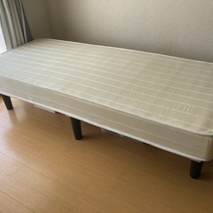 幅８０cmのスペース節約ベッド　マットはほとんど使用していません