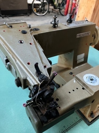 中古トレージャー　スクイ縫いミシン。 TREASURE 工業用ミシン 工業用 レトロ すくい縫い ミシン動作確認済み