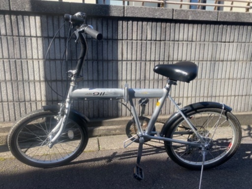 シマノ　折りたたみ自転車　ノーパンクタイヤ