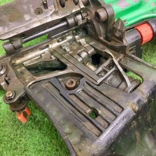 日立工機 型番不明（NV75HMC?） 高圧エア釘打機【野田愛宕店】【店頭  