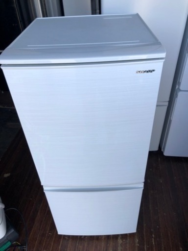 福岡市内配送設置無料　2020年　シャープ SHARP SJ-D14F-W [冷蔵庫 （137L・つけかえどっちもドア） 2ドア ホワイト系]