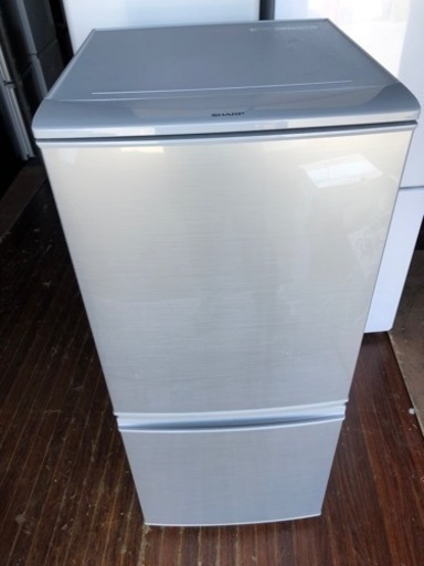 福岡市内配送設置無料　シャープ SHARP SJ-D14B-S [冷蔵庫(137L・つけかえどっちもドア) 2ドア シルバー系]