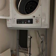 日立 衣類乾燥機と取り付け台セット