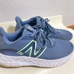 【明日まで掲載】ニューバランスランニングシューズ23.5靴/バッ...