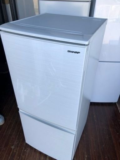 福岡市内配送設置無料　2019年式　シャープ SHARP SJ-D14F-W [冷蔵庫 （137L・つけかえどっちもドア） 2ドア ホワイト系]
