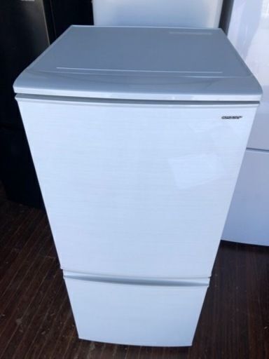 福岡市内配送設置無料　2018年式　SJ-D14D-W 冷蔵庫 ホワイト系 [2ドア /右開き/左開き付け替えタイプ /137L]