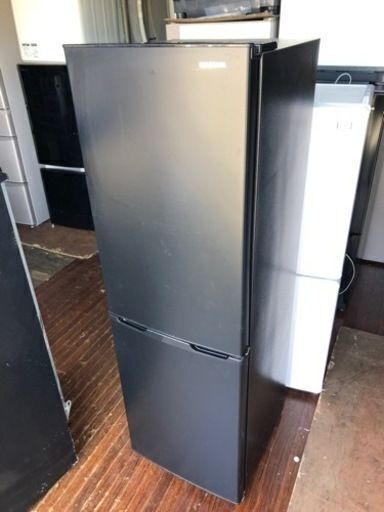 福岡市内配送設置無料　2020年式　アイリスオーヤマ 冷蔵庫 162L 家庭用 幅47.4cm 冷凍室62L 右開き ブラック IRSE-16A-B スリム 省エネ 節電 大容量 静音設計 東京ゼロエミポイント