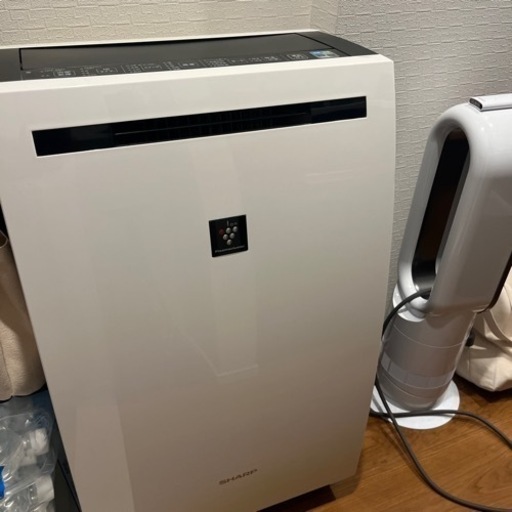 シャープ　除加湿空気清浄機40畳まで プラズマクラスター7000　KC-HD70