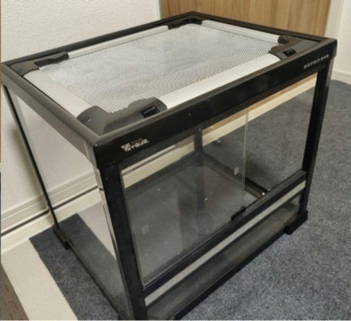 The reptile cages made and sold by high school students are so 